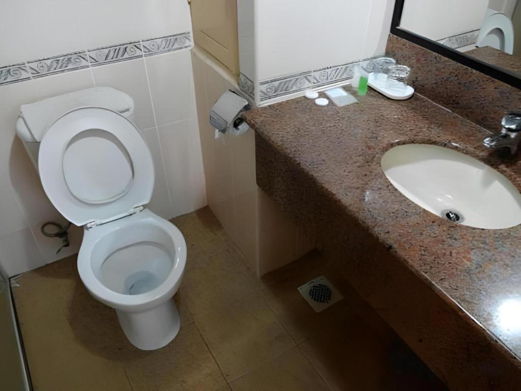 Li Hua Hotel Bintulu 35/36