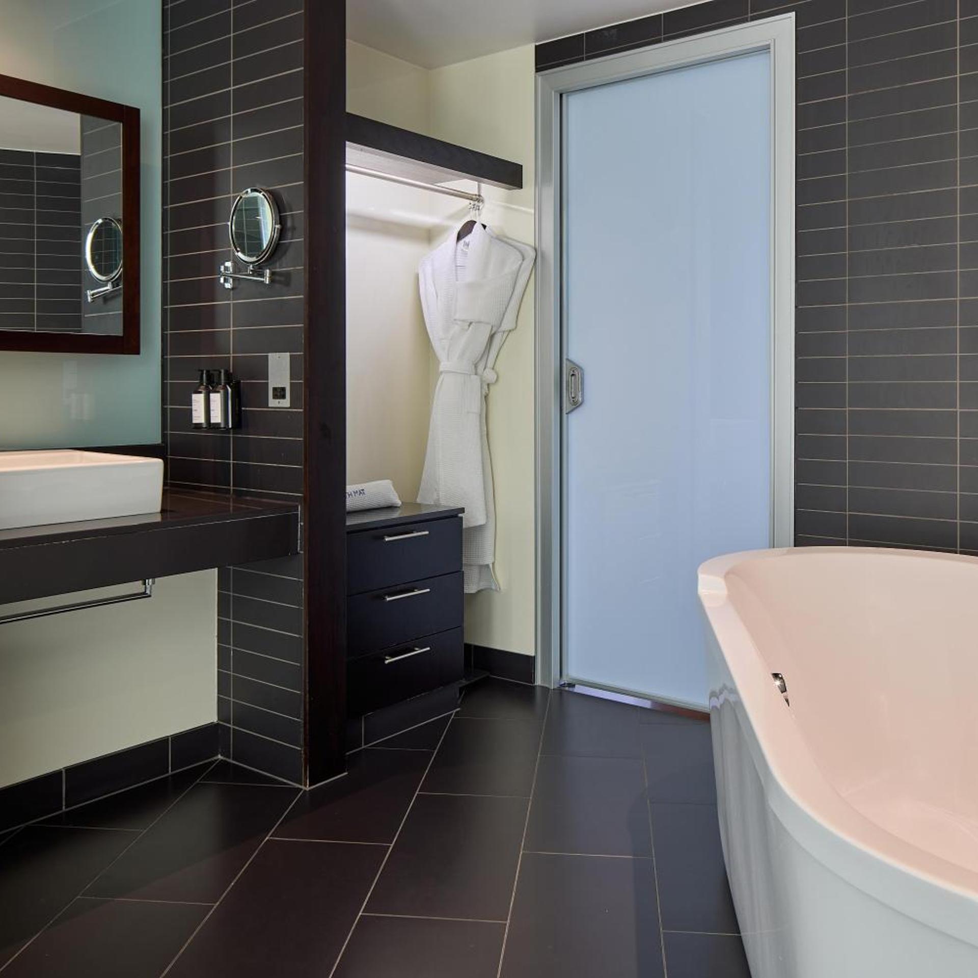 غرفة بريميوم بإطلالة على النهر، Radisson Blu Hotel, London Canary Wharf East 6/8