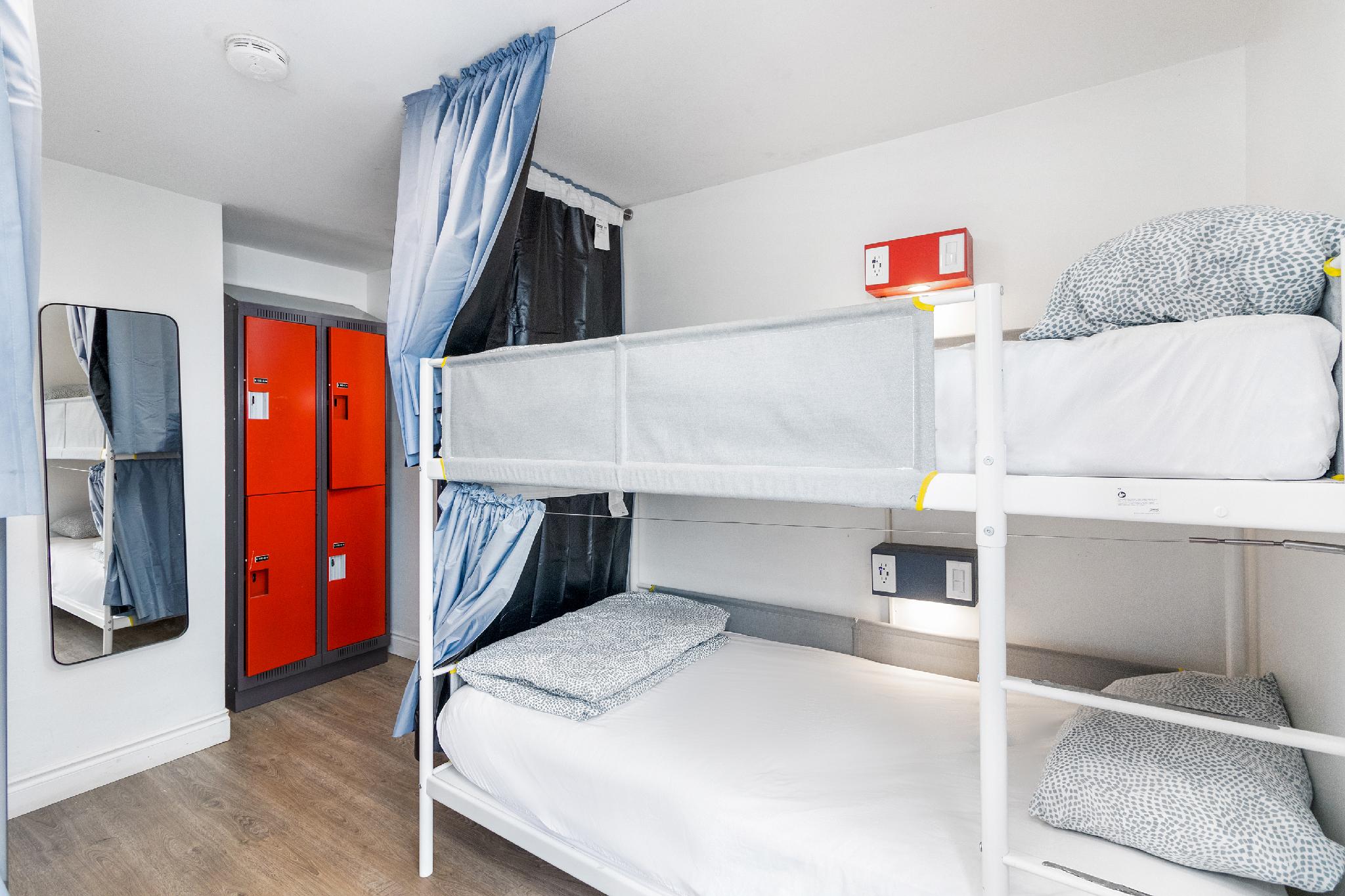 Private, 4 Beds, Shared Bathroom