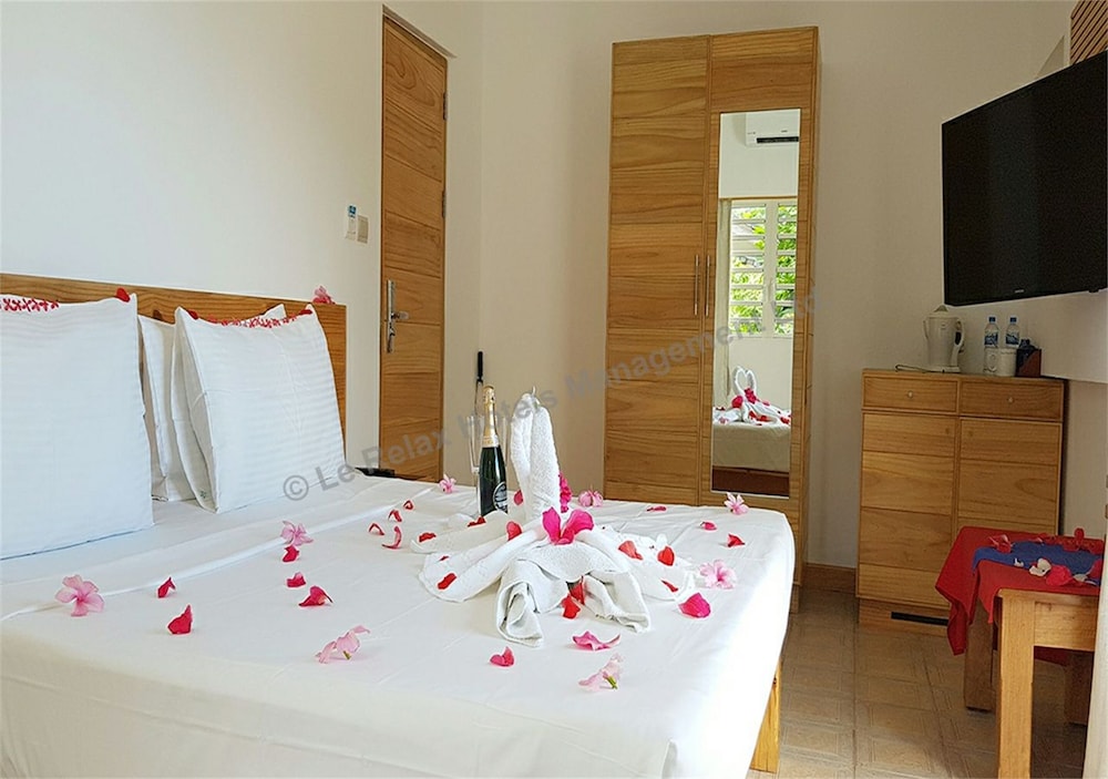 Le Relax Hotel and Restaurant 24/47