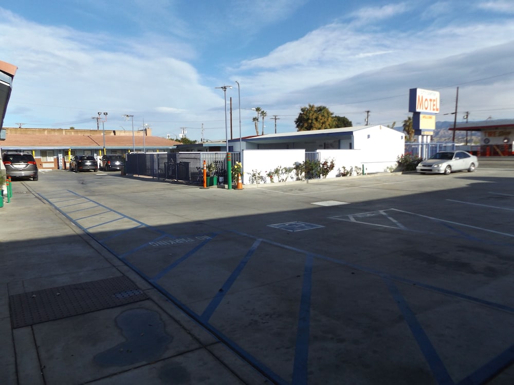 City Center Motel 58/68