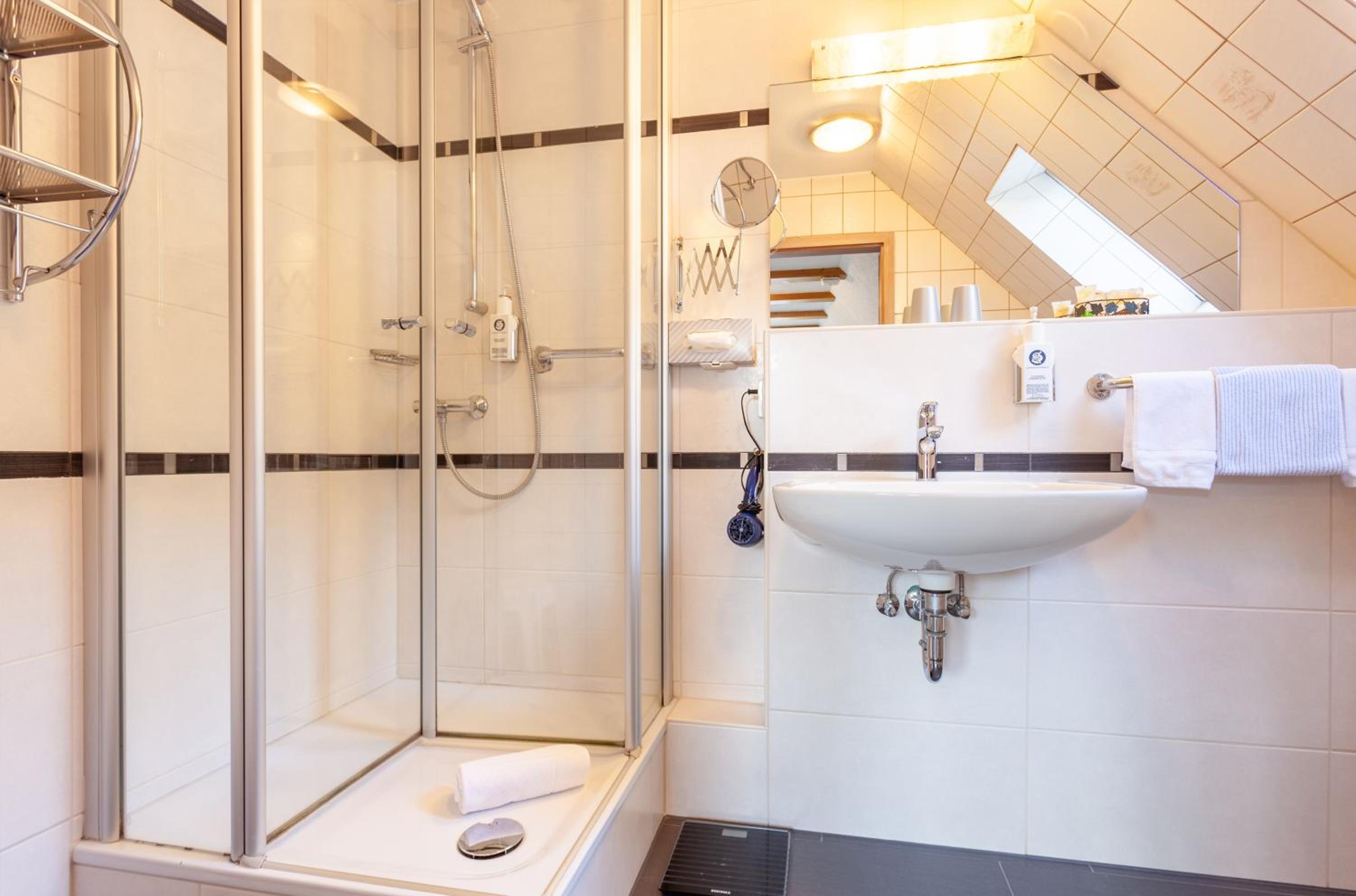 HOTEL SAUERLANDER HOF 19/19