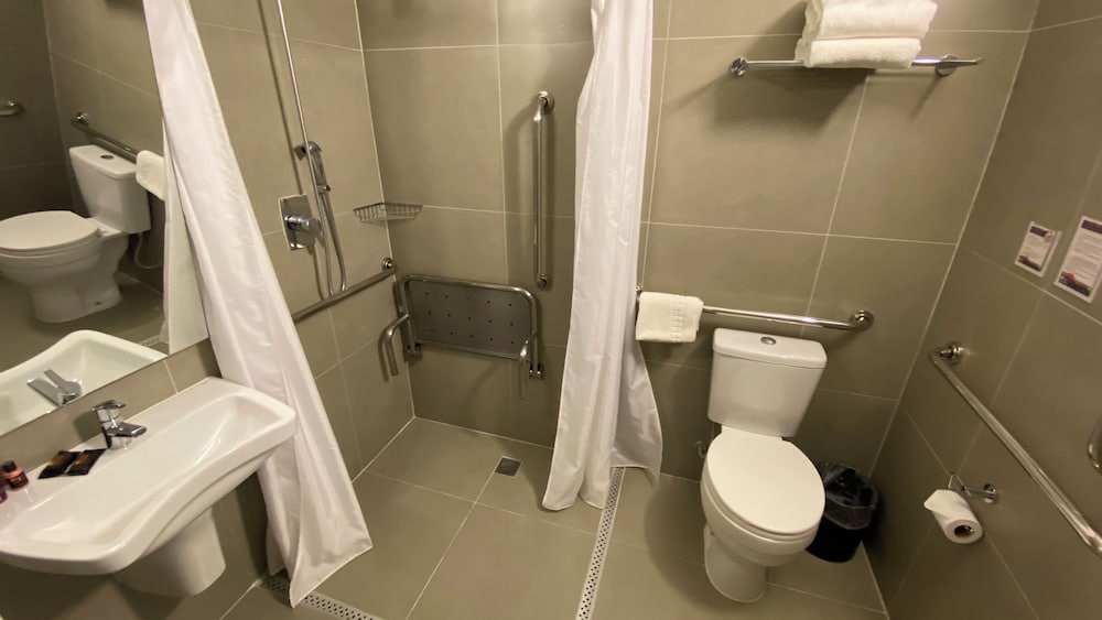 BEST GUEST HOTEL 68/72