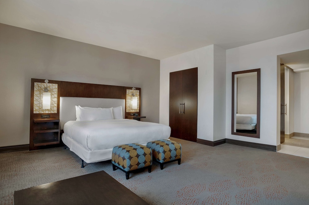 HILTON DALLAS/PLANO GRANITE PARK 15/88