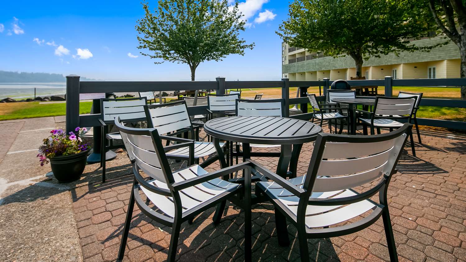 Silverdale Beach Hotel 44/50