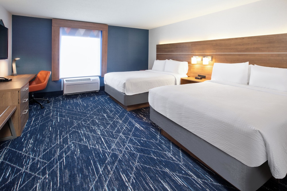 Holiday Inn Express Hotel Suites Auburn Hills 13/65