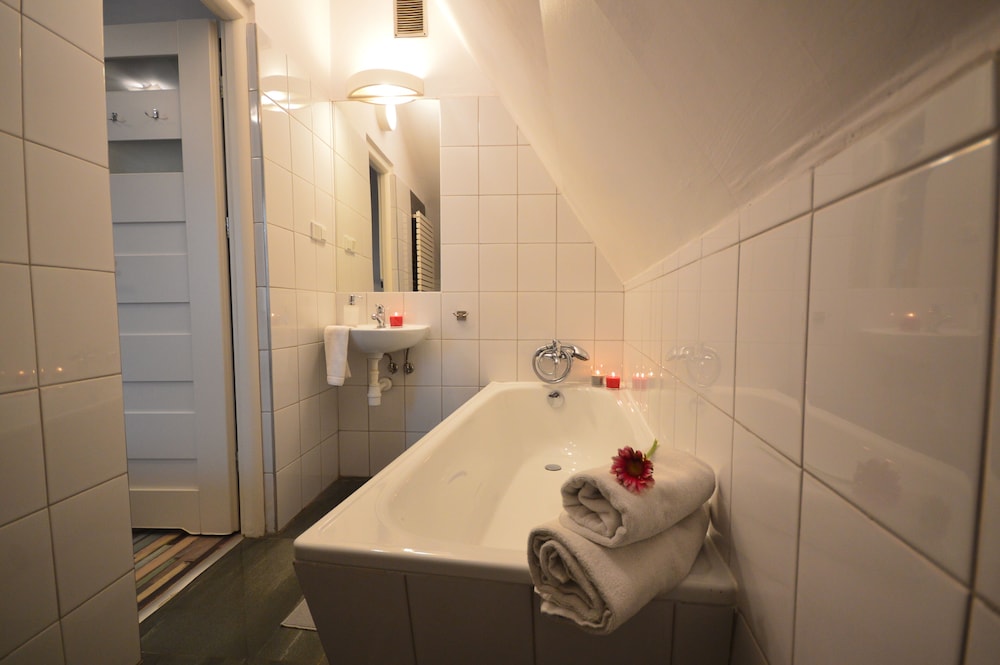 Cracow Central Aparthotel 50/50