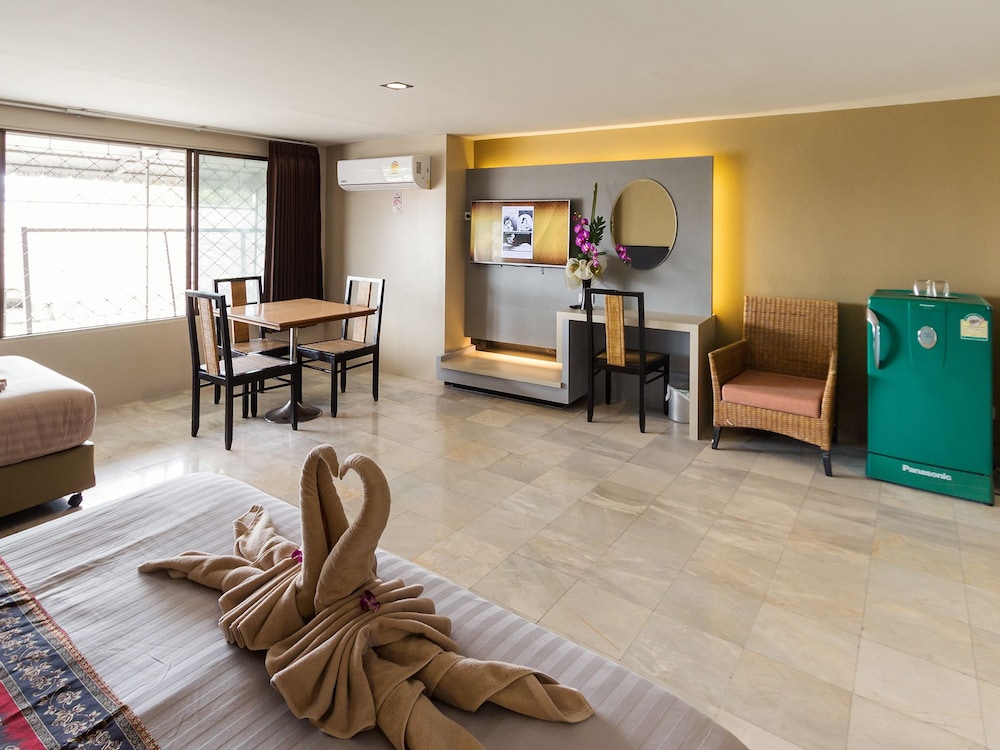 Silom Boutique Hotel Hatyai 28/37