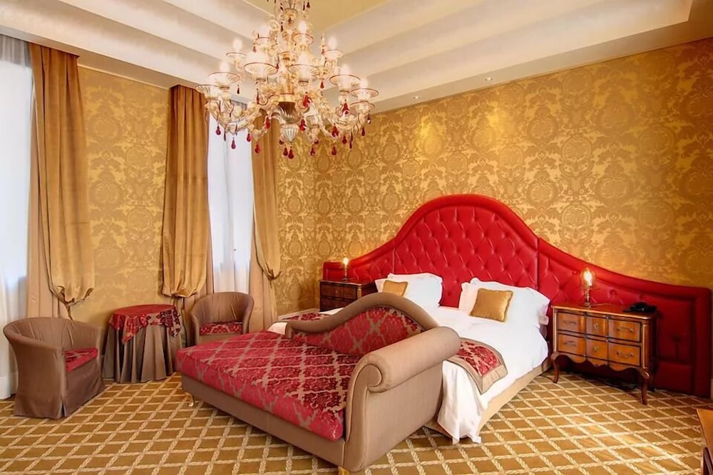 Pesaro Palace 11/60
