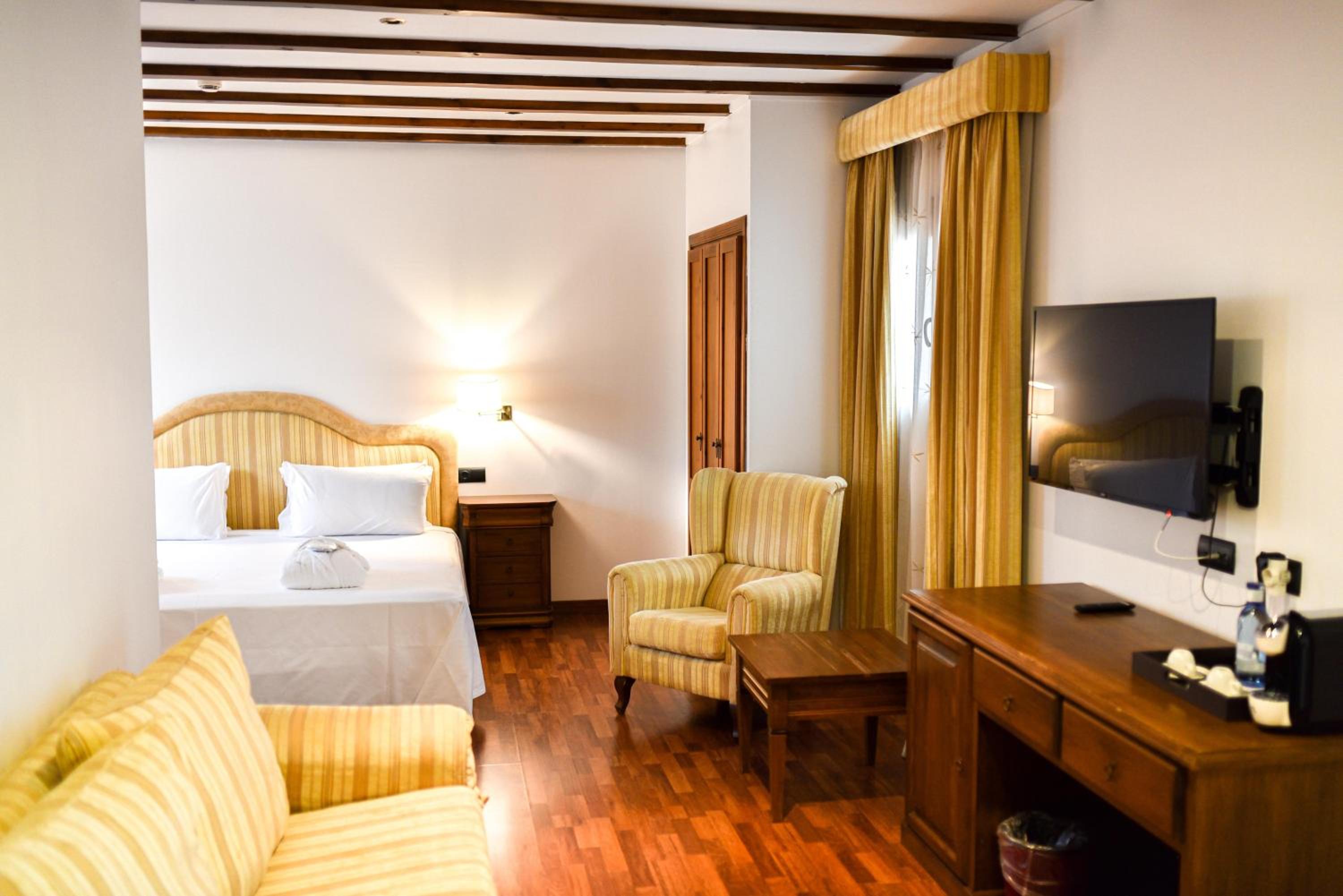 Quadruple Room (2+2)، The Place Bodega Real 5/10