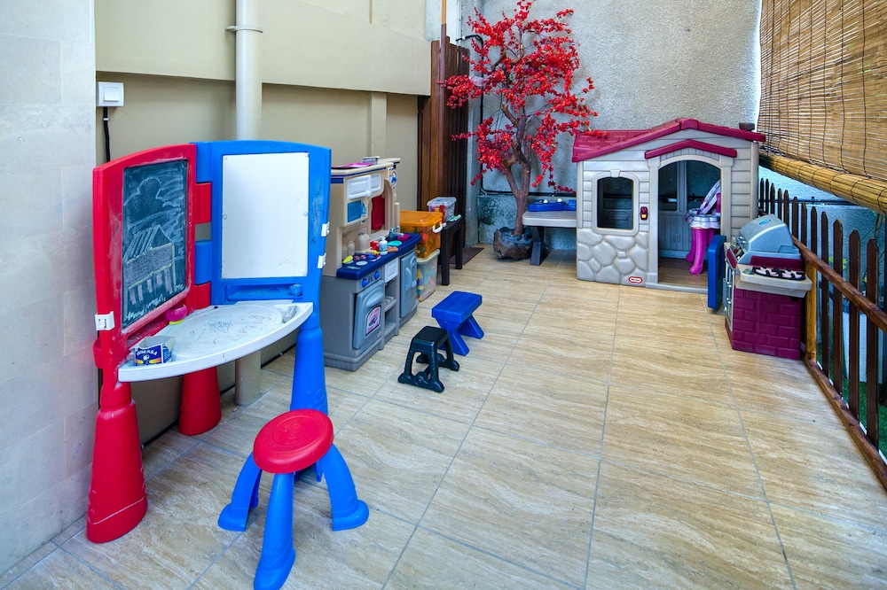 Graha Socio Hotel 45/56