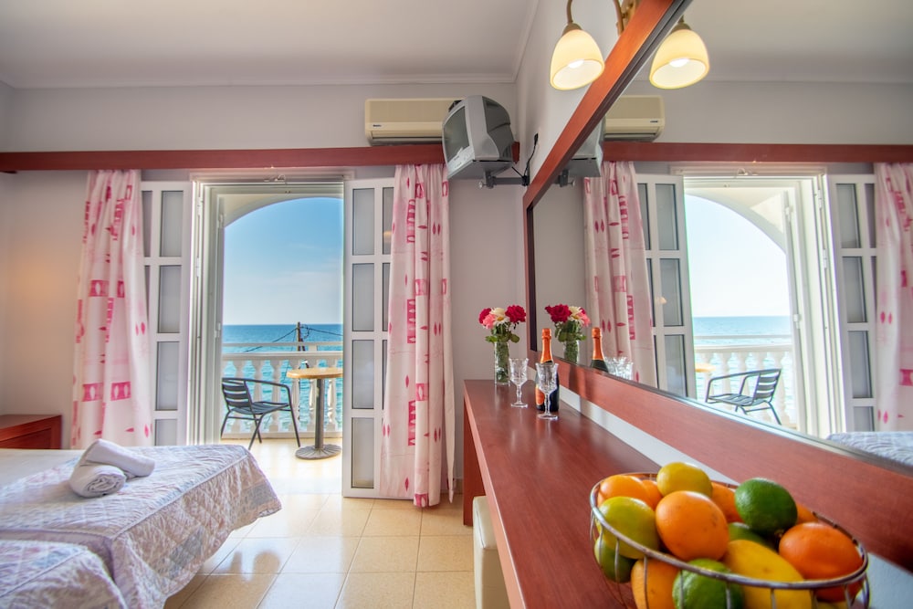 Agoulos Inn 22/50