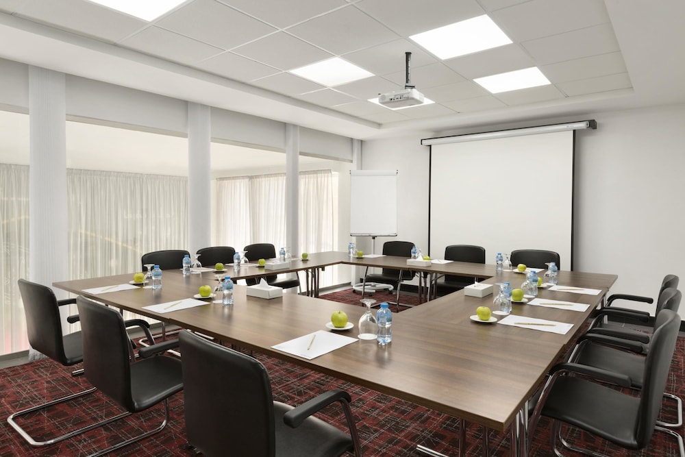 فندق رمادا إنكور الخبر(Ramada Encore by Wyndham Al Khobar Olaya) 28/39