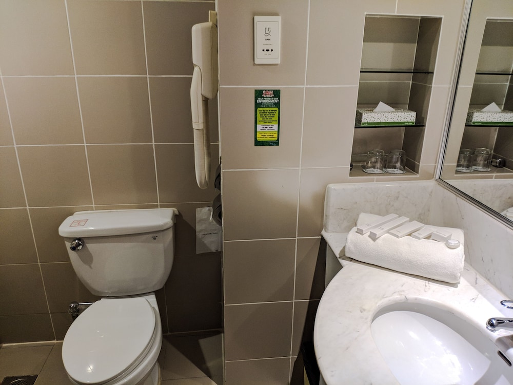 Sabah Oriental Hotel 13/69