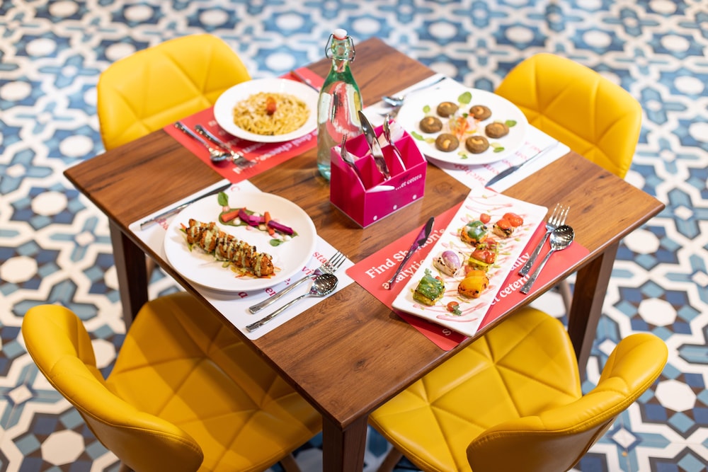 Ginger Mumbai Goregaon 30/40