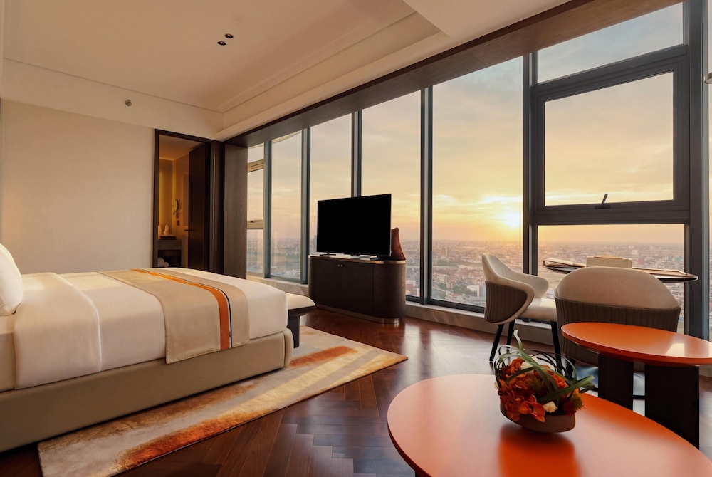 Ambassador, King Bed, City View