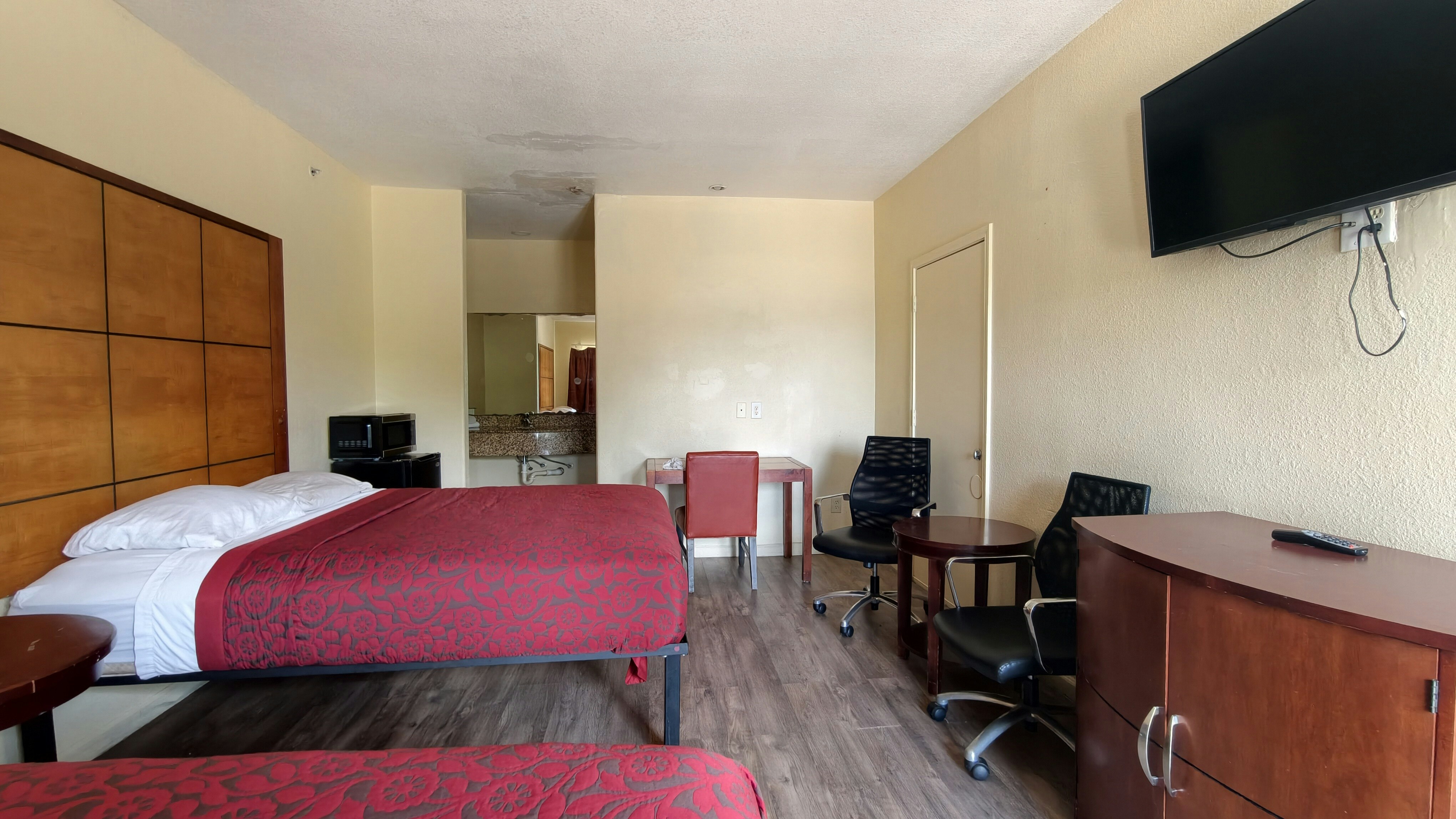 Executive Inn & Suites San Marcos, TX 18/38