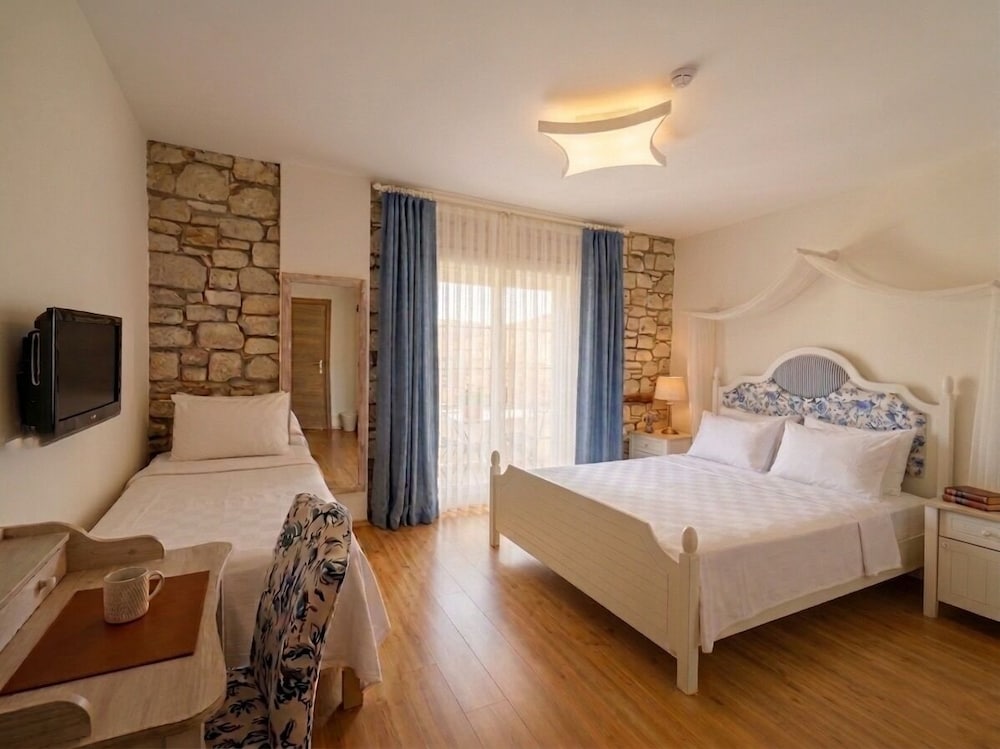 Mavi Konak Otel Alacati 27/49