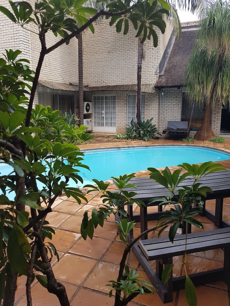 Lion's Guesthouse and The Buck&Lion restaurant 41/50