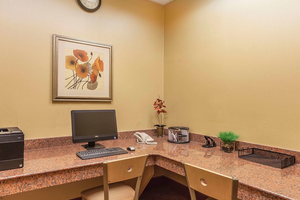 Comfort Suites Suffolk Chesapeake 43/47