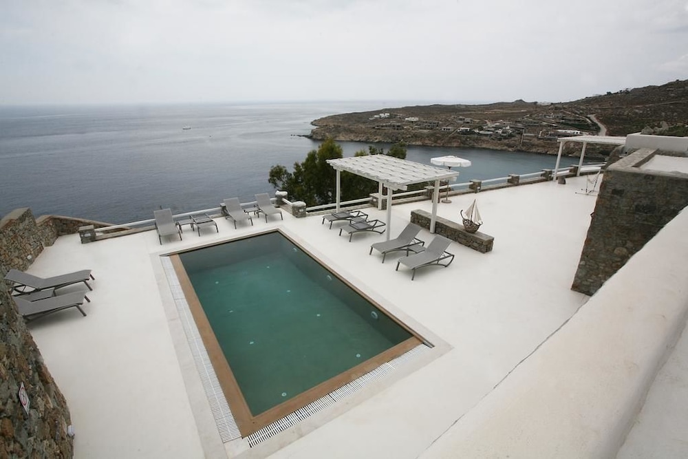 Atlantis Beach Residence 40/50