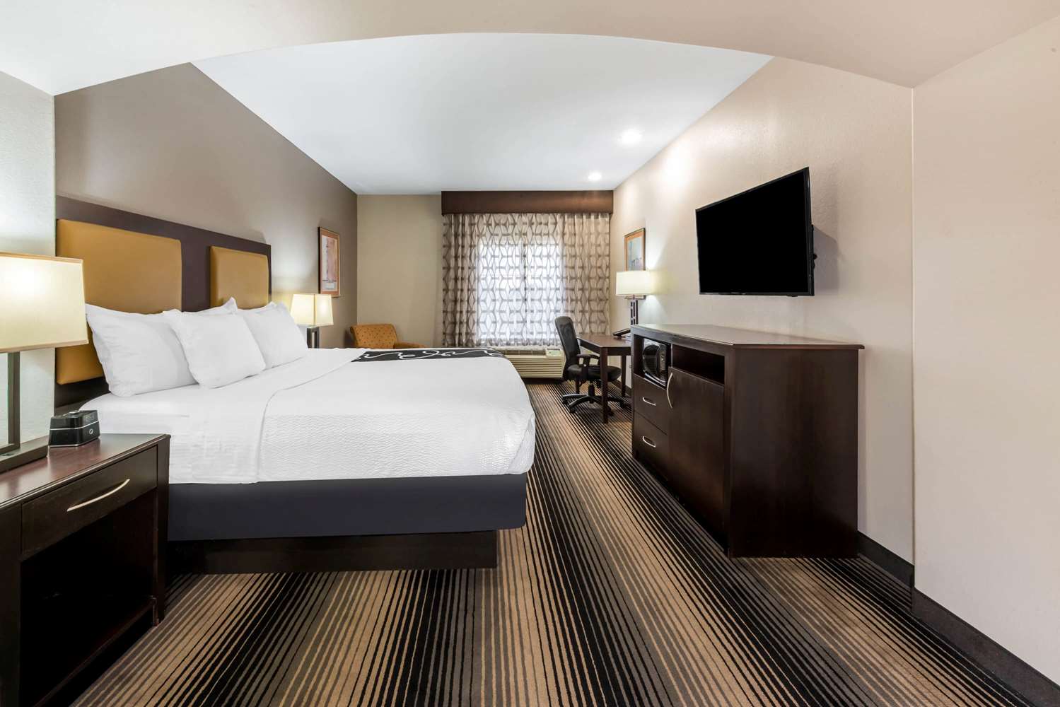 La Quinta Inn & Suites by Wyndham Orange 13/56