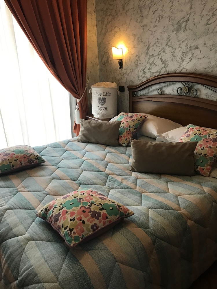 Euro House Inn Airport Hotel Residence 48/72