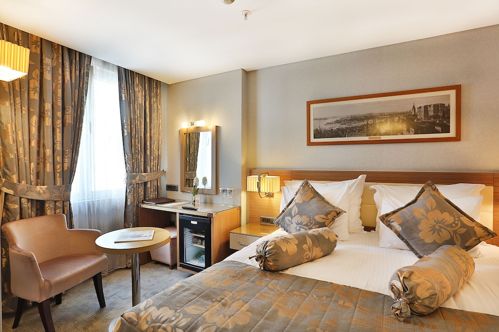 Momento Hotel Beyazit 24/74
