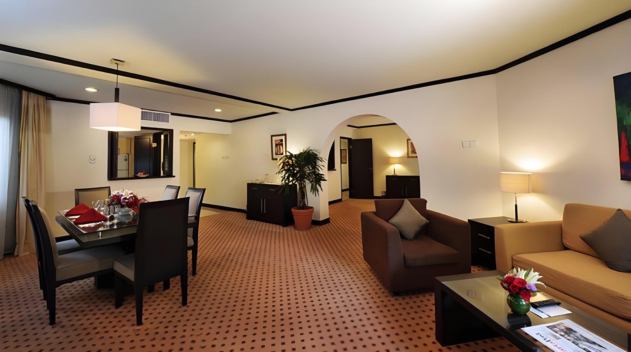 1 BEDROOM GARDEN WING SUITE
