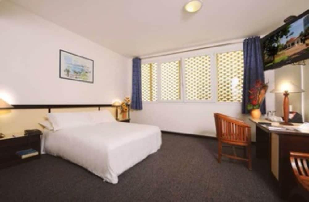 Hotel Le Paris 16/56