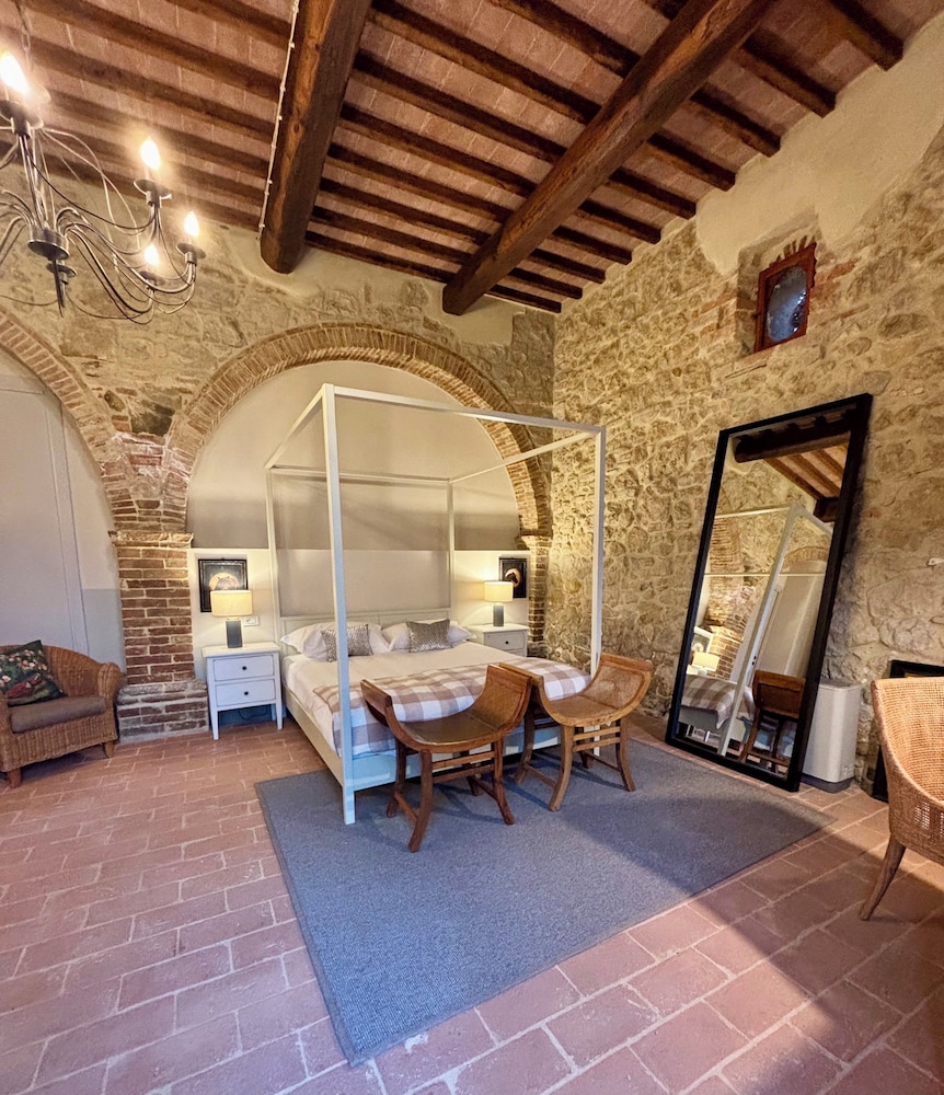 Tenuta Sant'ilario 24/48