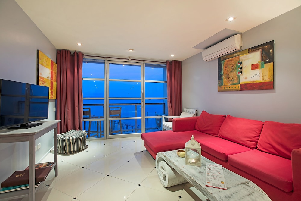 Enjoy Beach Hotel 42/73