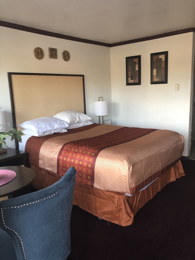 Dunes Motel 32/71