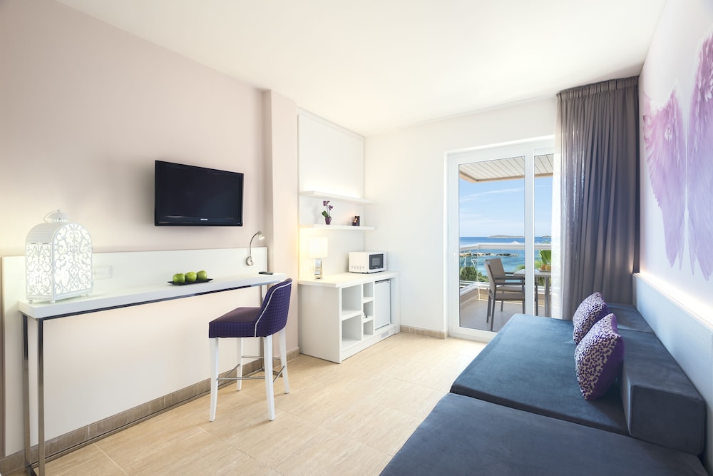 Tropic Garden Hotel & Apartments 55/73