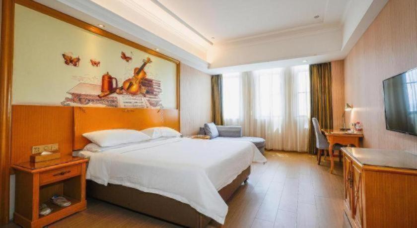 Vienna Hotel (Taicang Zhenghe Road) 21/40