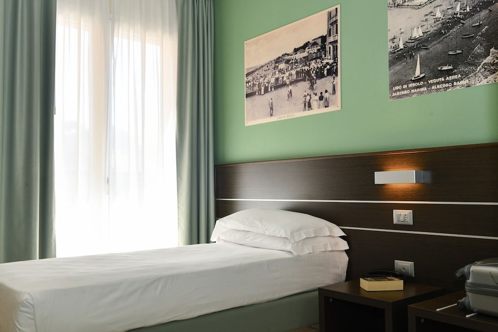 Vienna Hotel 29/56