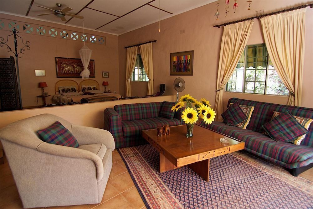 Corona Guest Farm 17/50