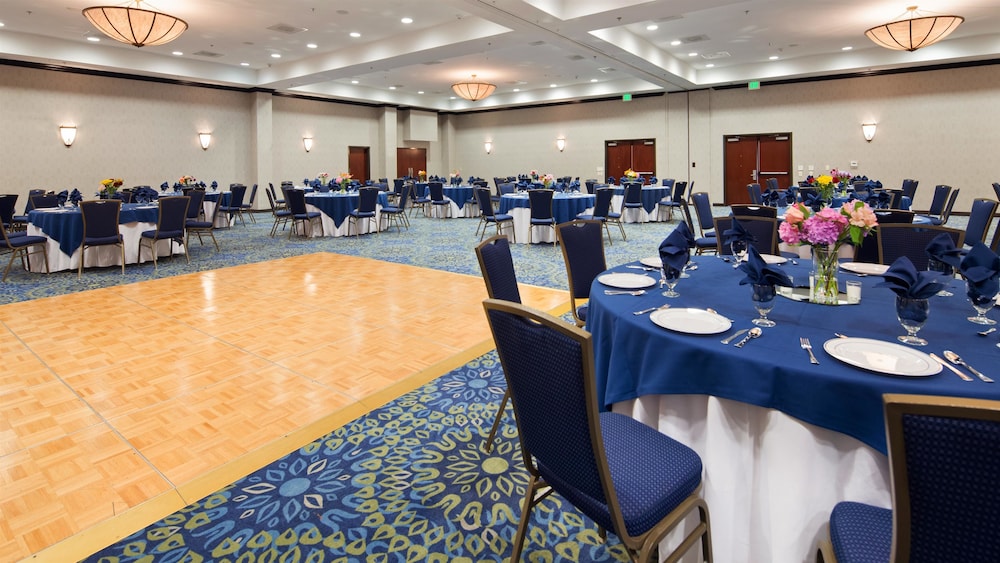Best Western Plus Waynesboro Inn & Suites Conference Center 27/33