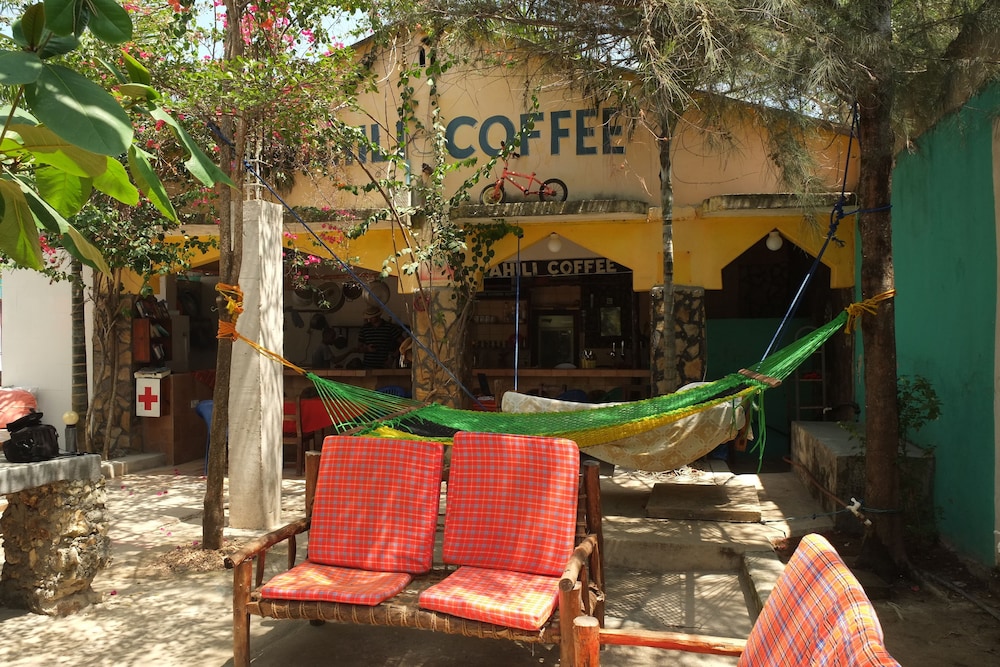Homeland Swahili Lodge 32/34