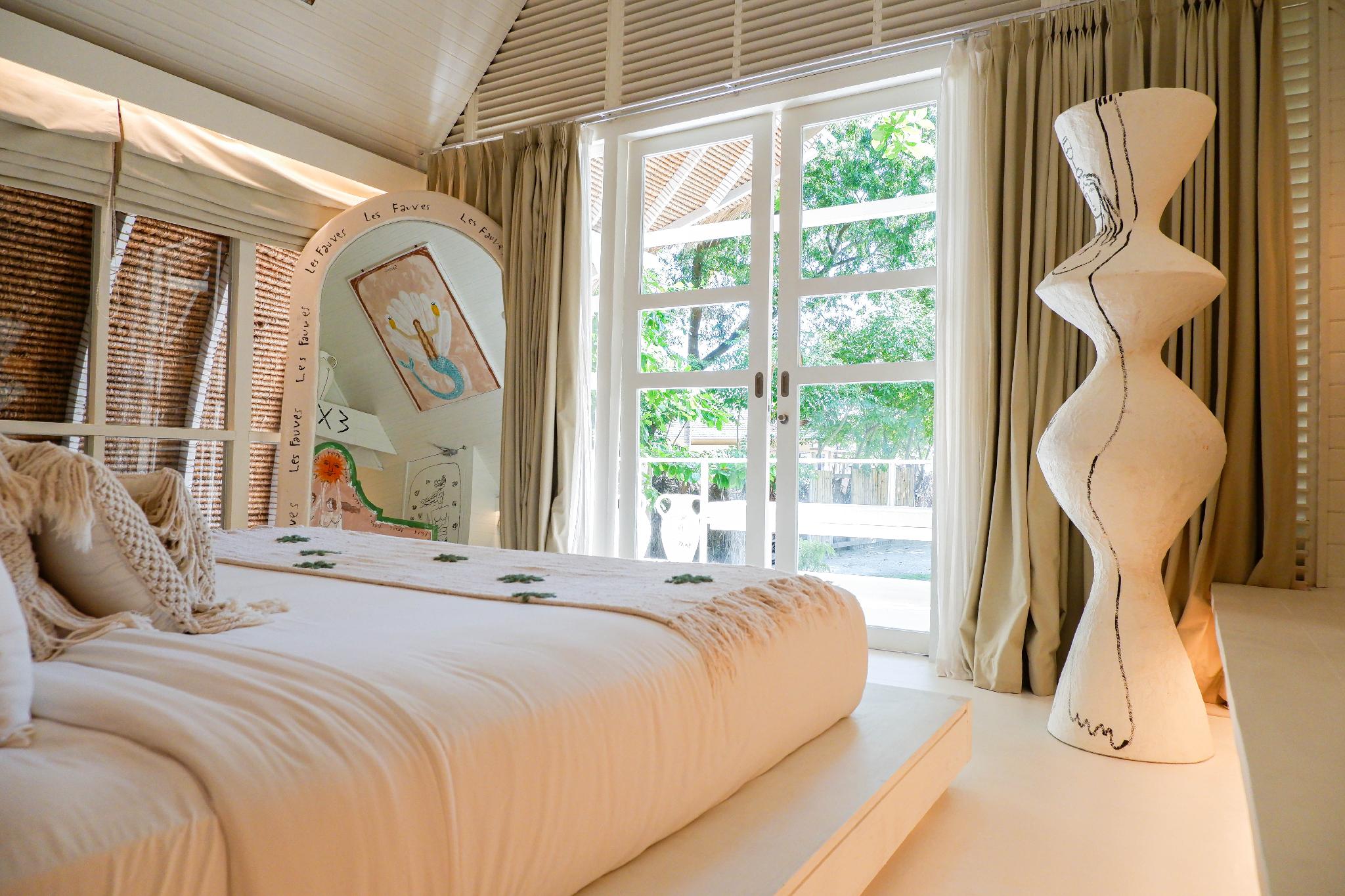 Deluxe, Cabana, Suite, King Bed