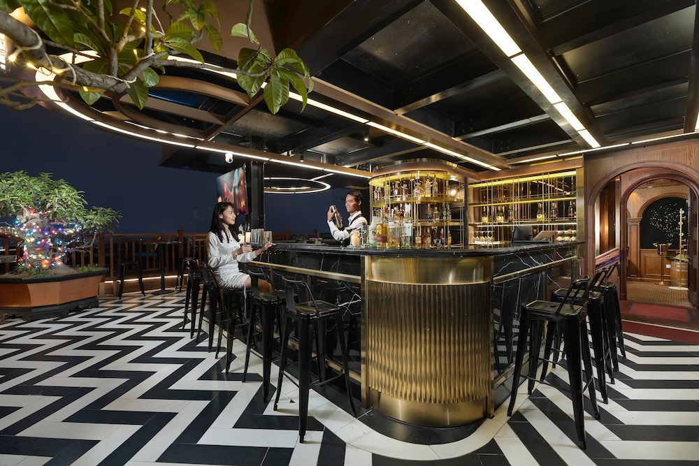 Rex Hanoi Hotel 8/68