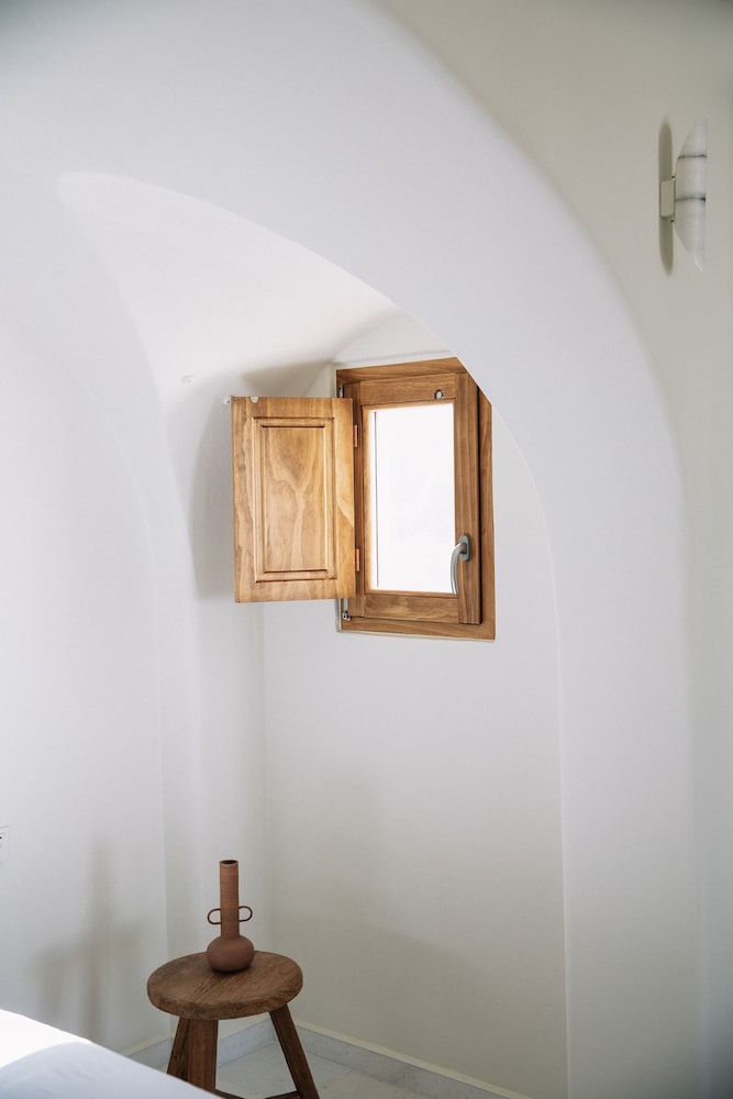 Ammothines Cycladic Suites 35/59