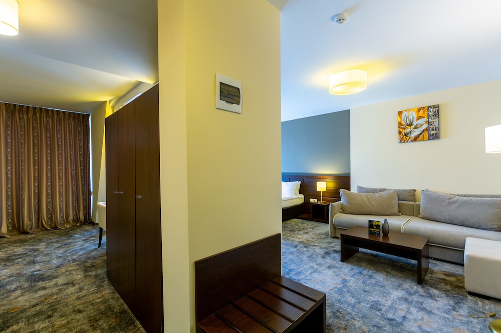 Golden Time Hotel 47/62