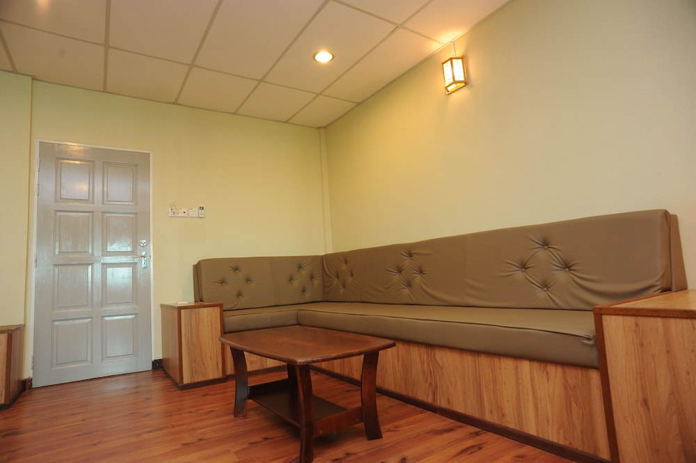 Arwana Inn 36/54