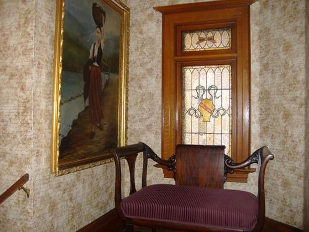 Barrister s Bed & Breakfast 34/42