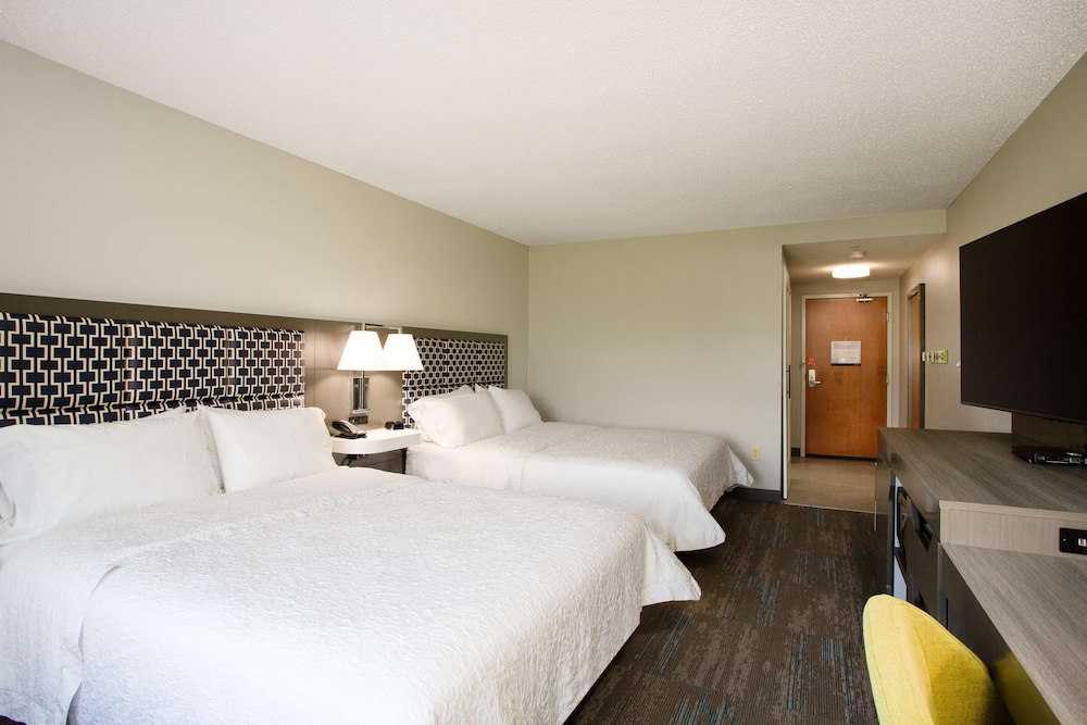 Hampton Inn Elkins 8/44