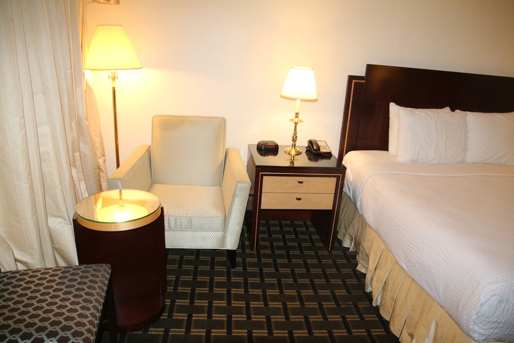 Bedford Plaza Hotel 20/50
