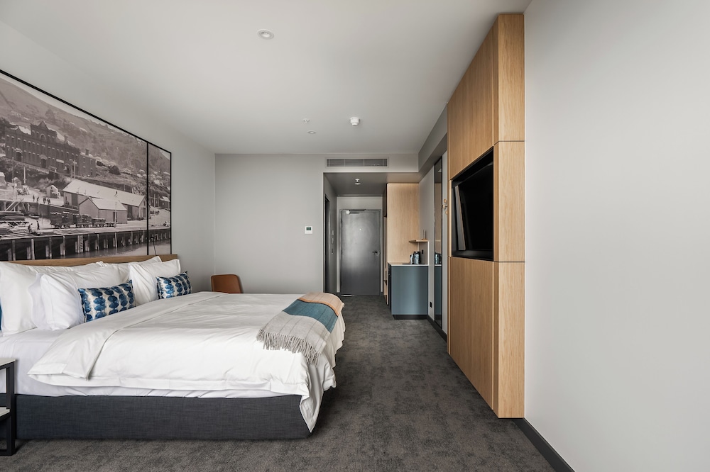 Room at One North Terrace, BURNIE