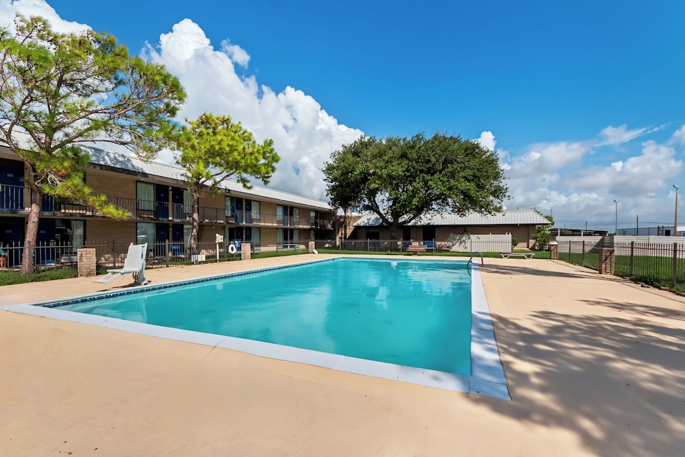 Motel6 Port Lavaca, TX 32/35