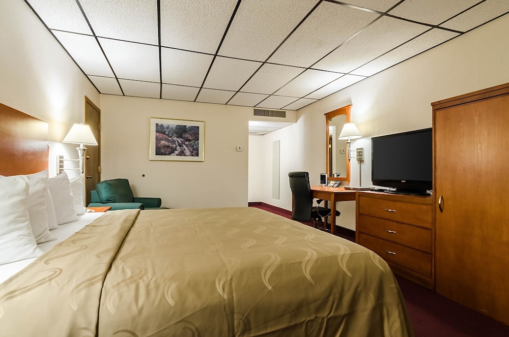 Wyndham Garden Salina Conference Center 7/26
